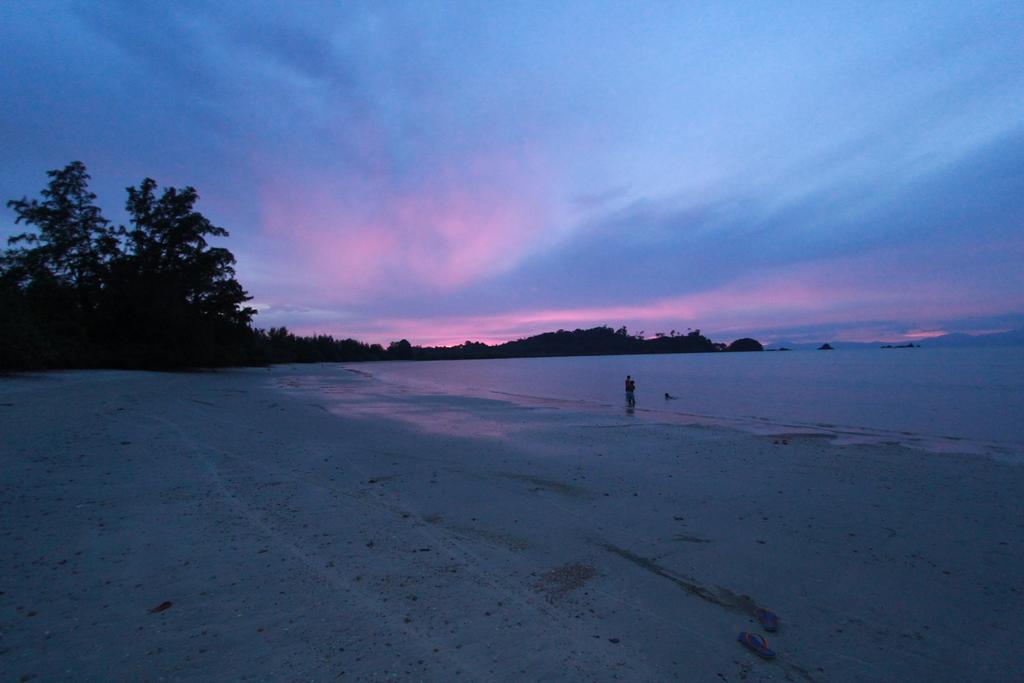 Chalee Tropicana Bungalow Koh Phayam Bagian luar foto